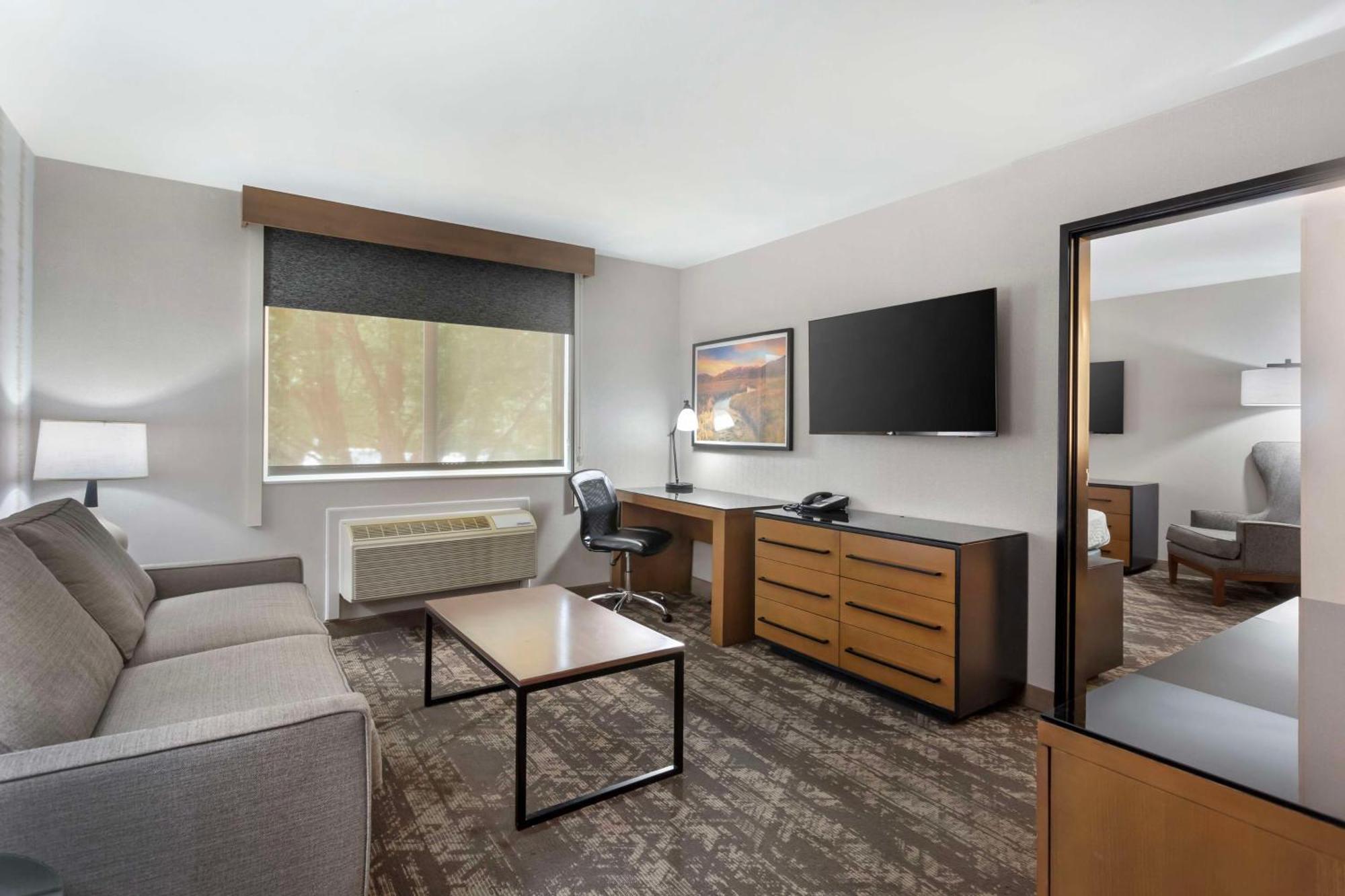 Best Western Holiday Hills Coalville Εξωτερικό φωτογραφία